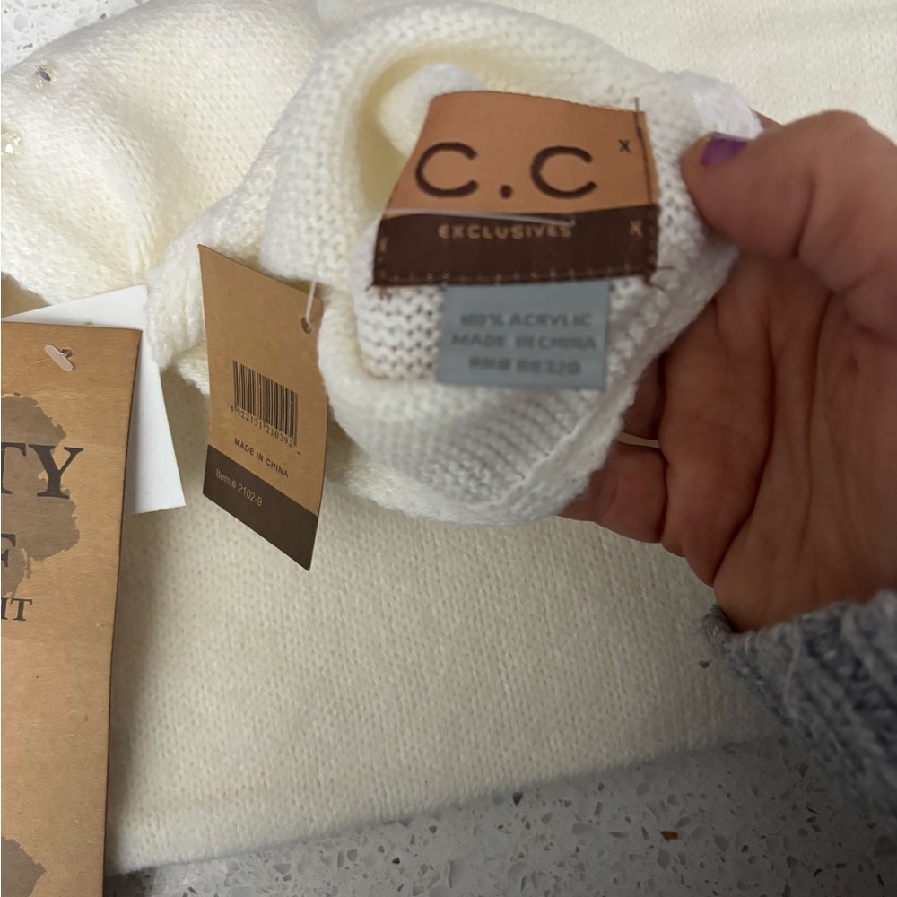 White C.C. California knit sweater infinity scarf cream Color NWT scarf